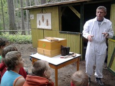 exkurze do včelína při ZŠ Kunratická