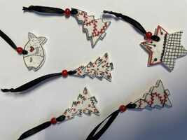 Vyrábíme dárečky z perliček a falešného porcelánu.